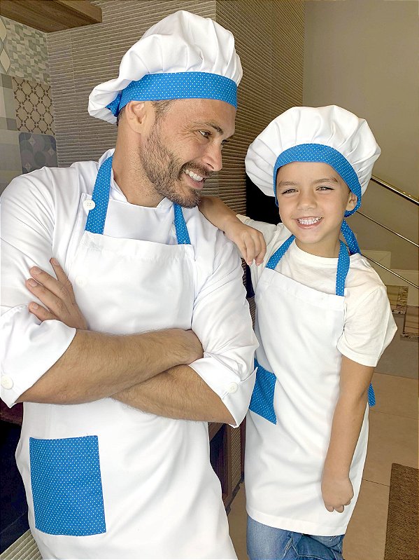 Conjunto ( 4 peças ) - Tal Pai Tal Filho - Avental + Gorro Adulto e Infantil Unikids - Branco Com Detalhes Poá Azul  - Uniblu - Personalizado