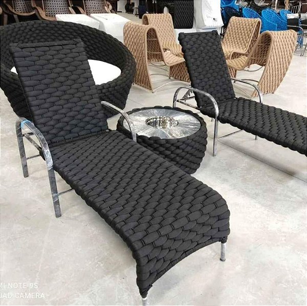 Kit 2 espreguiçadeiras em tricô náutico mais mesa central com champanheira