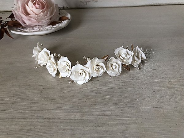Arranjo com flores de porcelana para noiva modelo Cottage Marina
