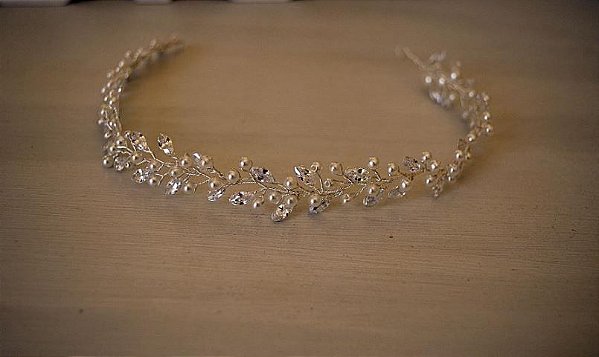 Headband em zirconia e pérolas