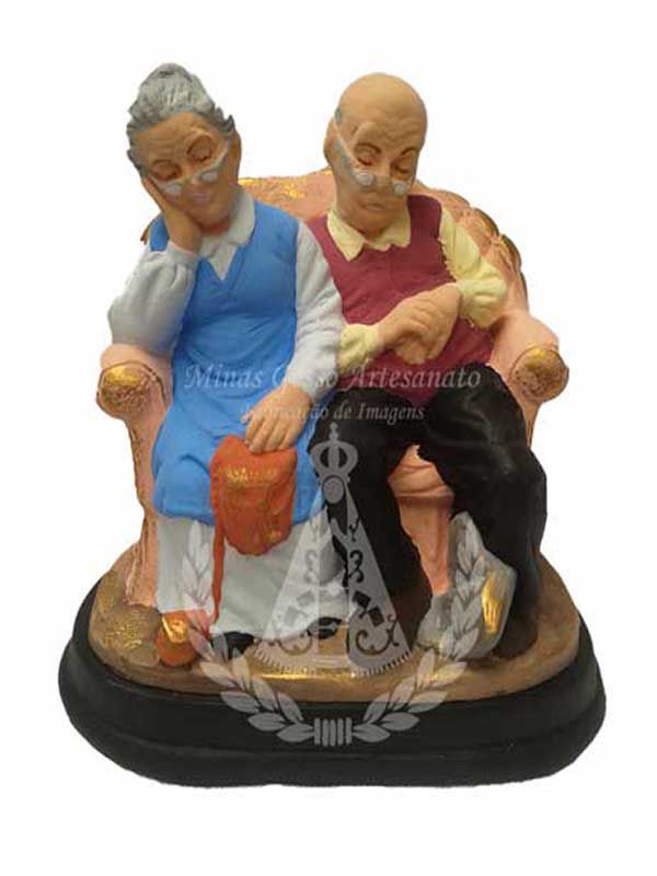 Casal de vovó no sofá