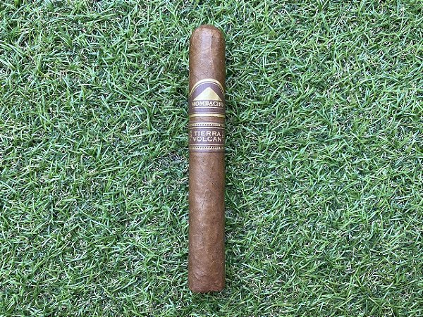 Charuto Mombacho Tierra Volcan Classico 5 1/2 x 50 Robusto - Unidade