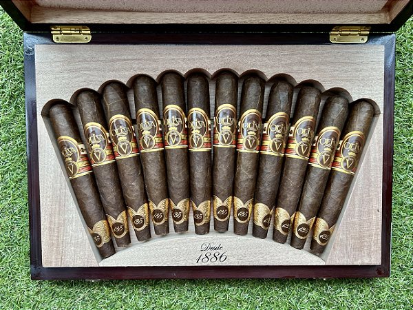 Charuto Oliva Serie V 135th Anniversary Edición Limitada - Caixa com 12