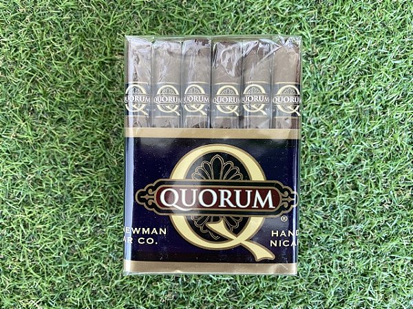 Charuto Quorum Três Petit Corona Bundle Com 30