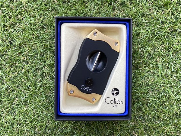 Cortador de Charuto Colibri V-CUT Black & Gold