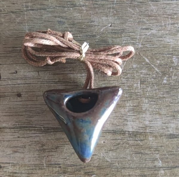 Colar Difusor Triângulo Pequeno Azul