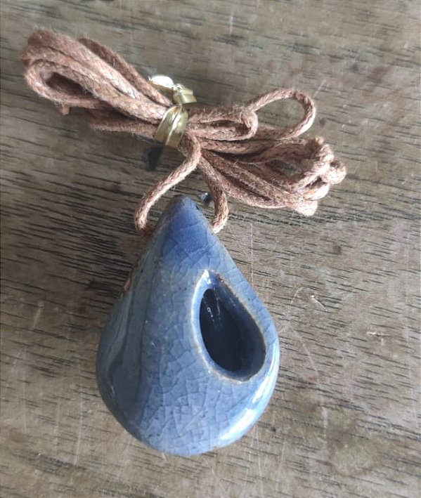 Colar difusor gota azul