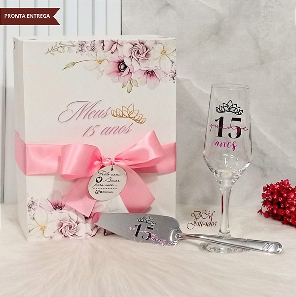 Kit Meus 15 Anos – Taça + Espátula + Caixa Decorada