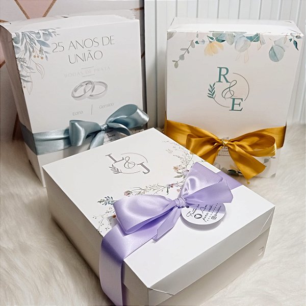 Caixa Branca Dupla Personalizada com Laço Cetim e Berço