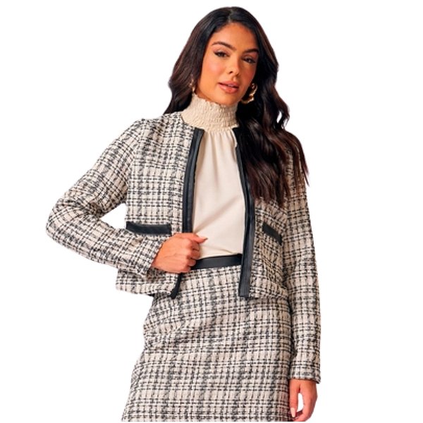 Casaco Doce Trama Cropped Em Tweed Com Bolsos Feminino