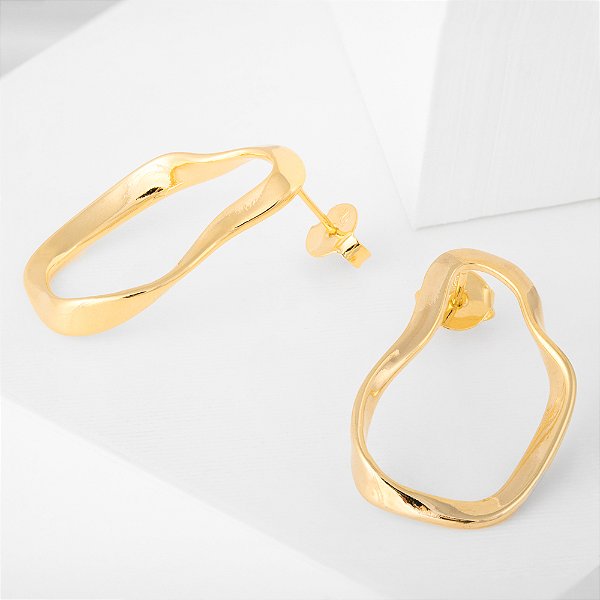 Brinco Frontal Torcido Banho de Ouro 18k