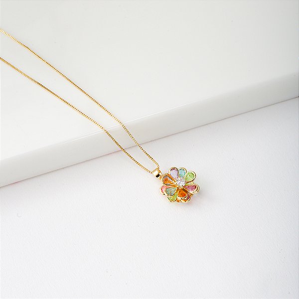Colar Flor Pétalas Coloridas Banho de Ouro 18k