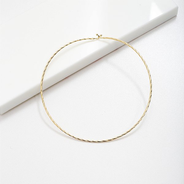 Choker Fina Torcida Banho de Ouro 18k