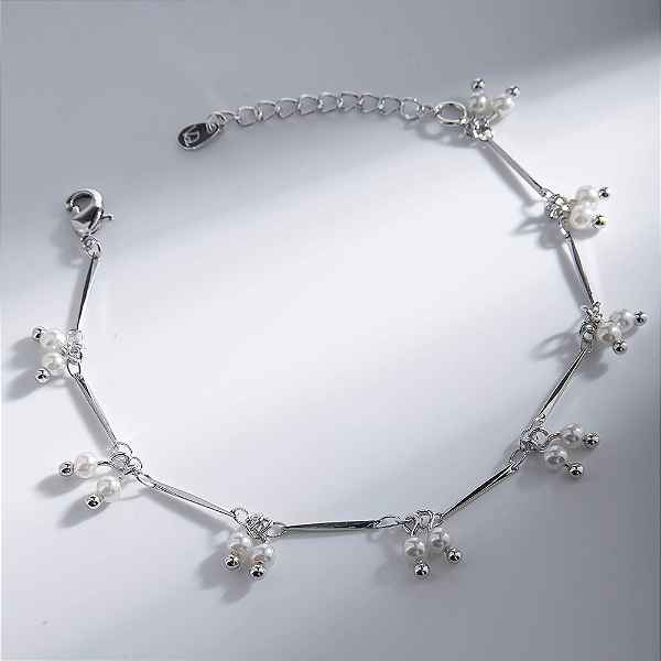 Pulseira Penduricalhos Mini Pérolas Banho de Ródio Branco
