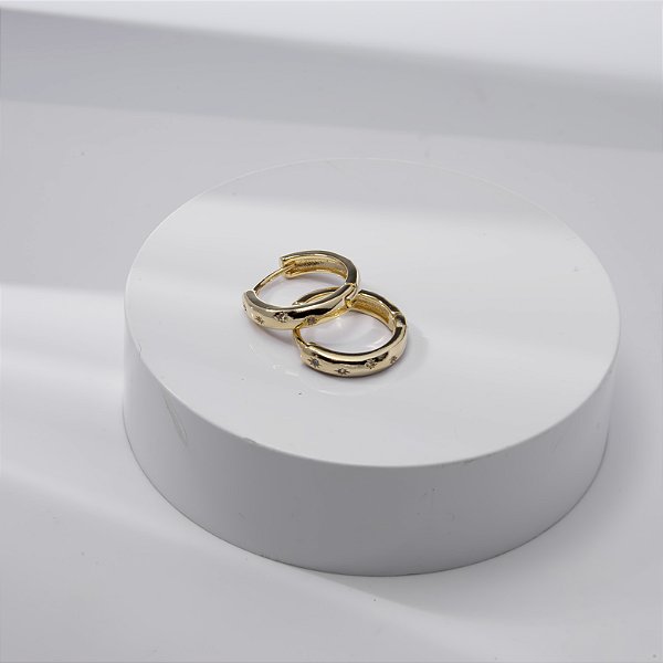 Argola Estrela Zircônias Incolor Banho de Ouro 18k