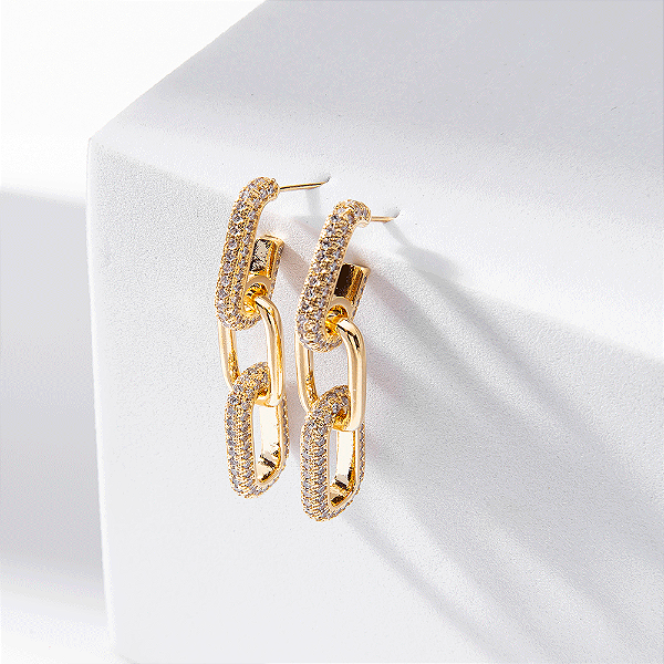 Brinco Elos Entrelaçados Zircônia Incolor Banho de Ouro 18k