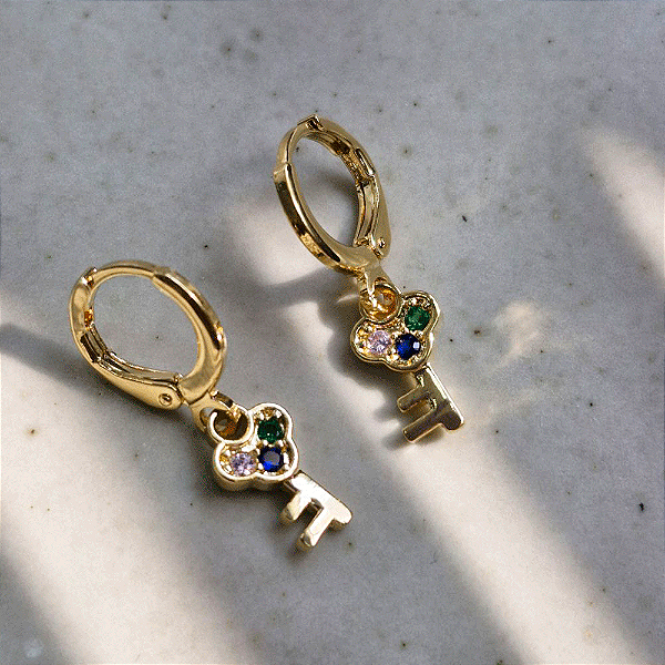 Brinco Argola VQzinha Chave zircônias Coloridas Banho de Ouro 18k