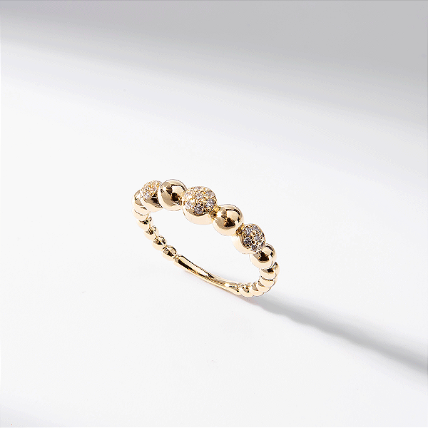 Anel Esferas Lisas Detalhes Zircônia Incolor Banho de Ouro 18k