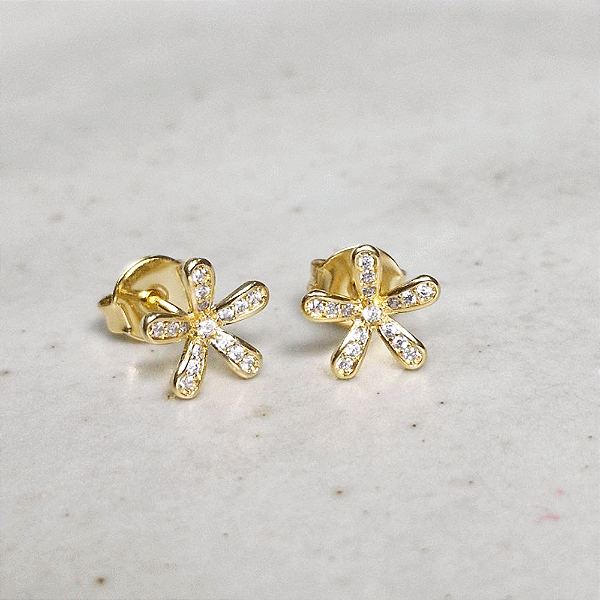 Brinco Flor Cinco Pétalas Zircônia Incolor Banho de Ouro 18k