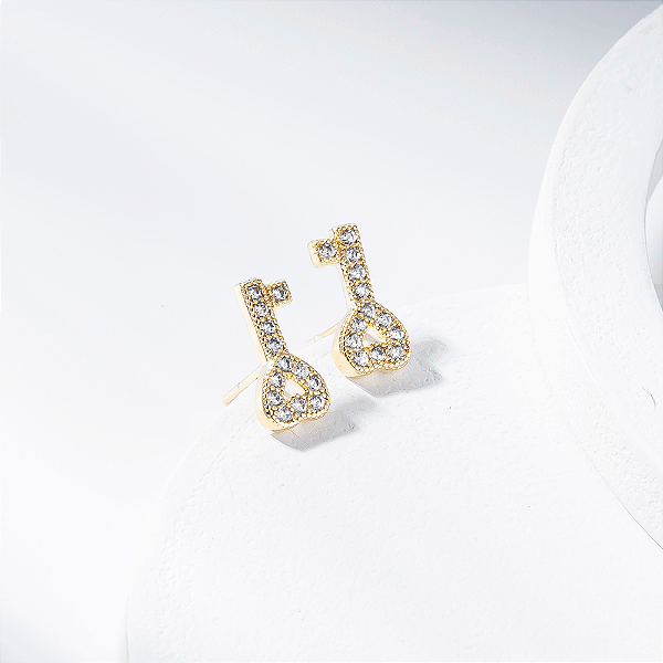Brinco Chave Zircônia Incolor Banho de Ouro 18K