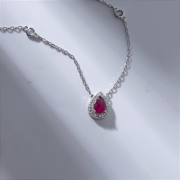 Colar Gota Rubi Detalhes Zircônias Banho de Ródio Branco