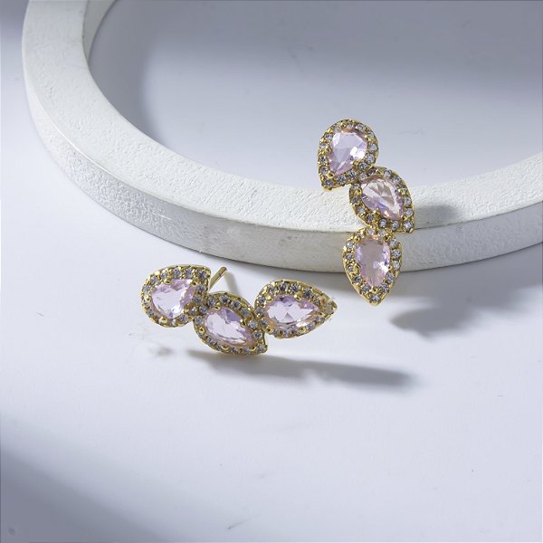 Brinco Ear Cuff Cravejado Zircônia Rosa Banho de Ouro 18k
