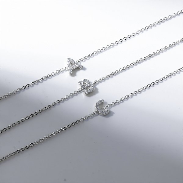 Pulseira Letra Inicial Zircônias Banho de Ródio Branco