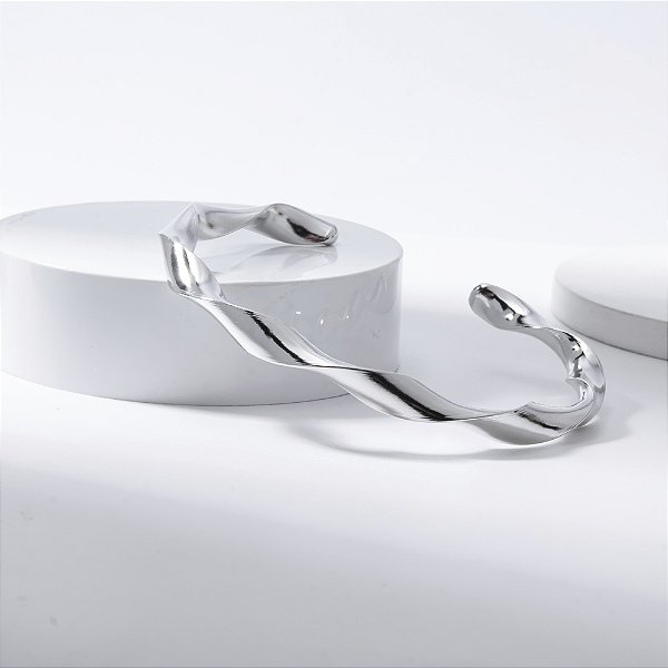 Bracelete Efeito Torcido Banho de Ródio Branco