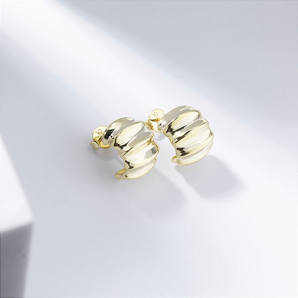 Argola Pequena Irregular Banho de Ouro 18k