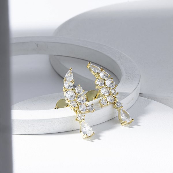Brinco Detalhes Pingente Zircônias Banho de Ouro 18k