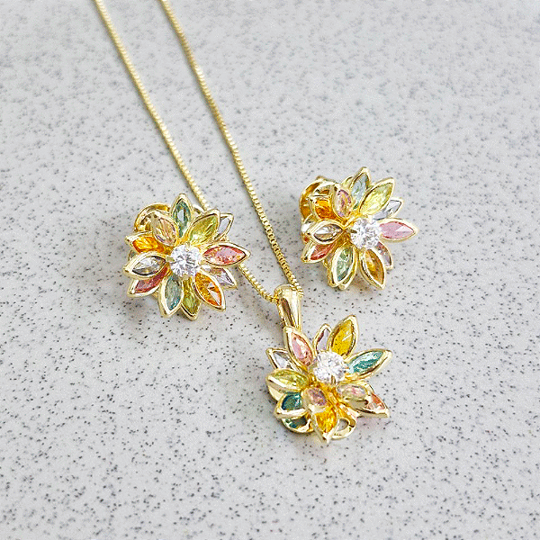 Conjunto Flor Lótus Colorida Banho de Ouro 18k