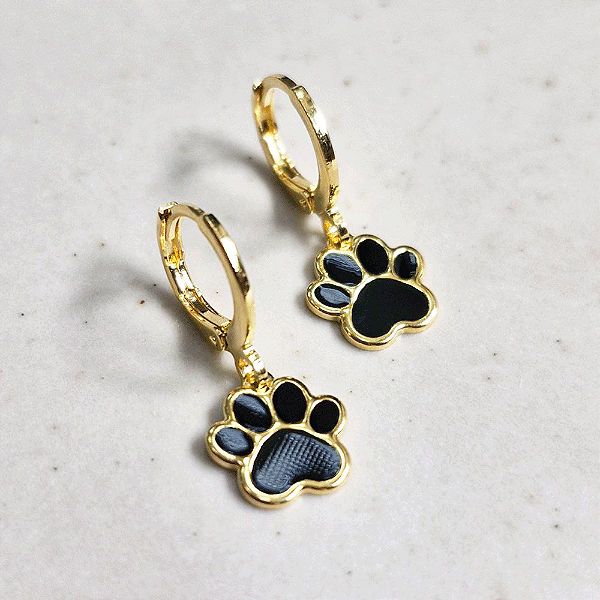 Argola Pet Patinha Esmaltado Preto Banho de Ouro 18k