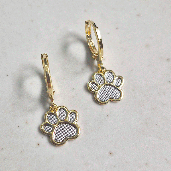 Argola Pet Patinha Aplique no Ródio Banho de Ouro 18k