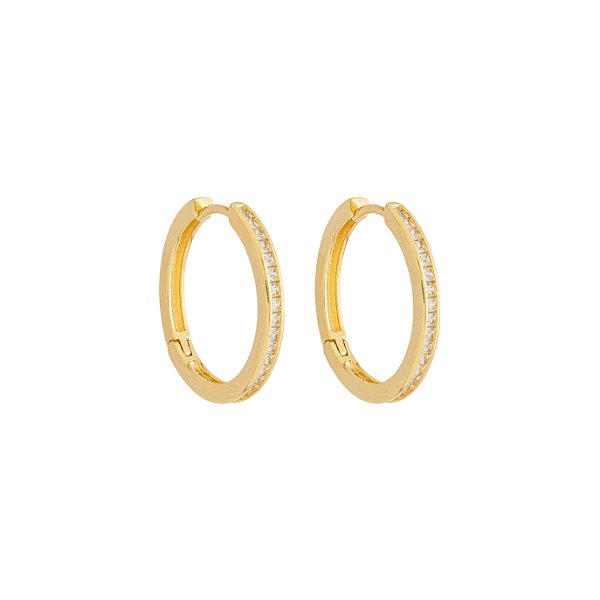 Argola Média com Zircônias Incolor Banho de Ouro 18k
