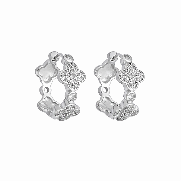 Argola Média Trevos Cravejados Banho de Ródio Branco