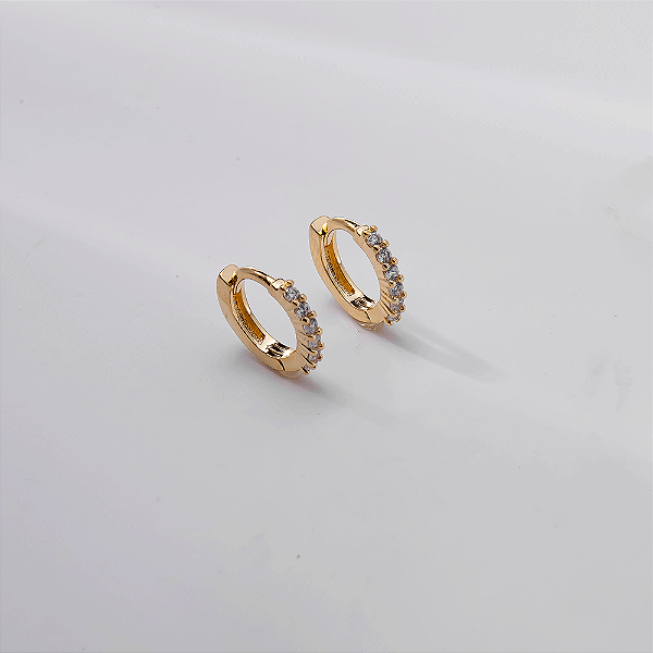 Argola Zircônias Incolor Banho de Ouro 18K