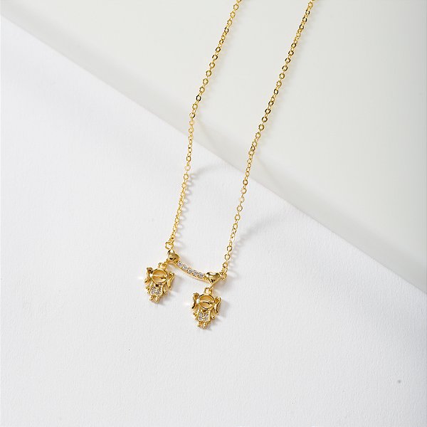 Colar de filhos: Duas meninas Banho de Ouro 18k
