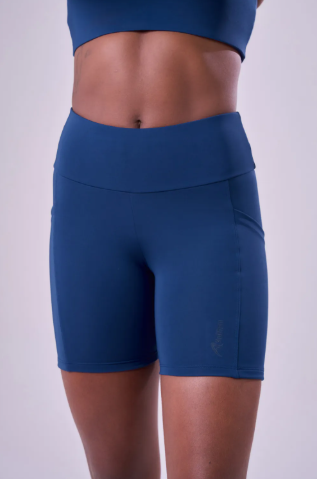 BERMUDA ESSENTIAL RUN STAMINA 3 BOLSOS 15CM  AZUL PEONIA