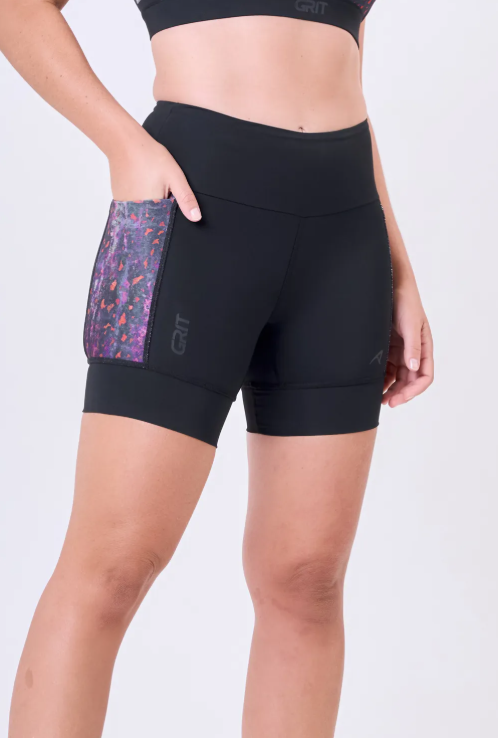 BERMUDA GRIT BOSSA 3 BOLSOS 15CM PRETO / ESTAMPA ELZA