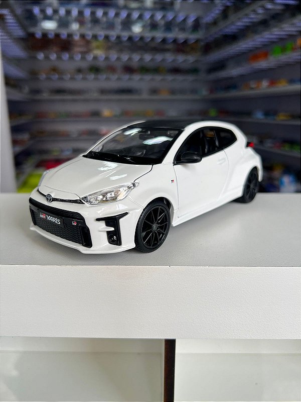 Toyota GR Yaris branco 1:24 Maisto