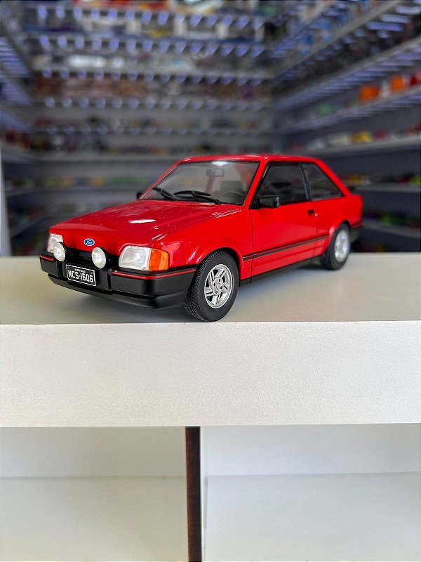 Ford Escort XR3 (1987) - Vermelho - 1:24 - California Classics