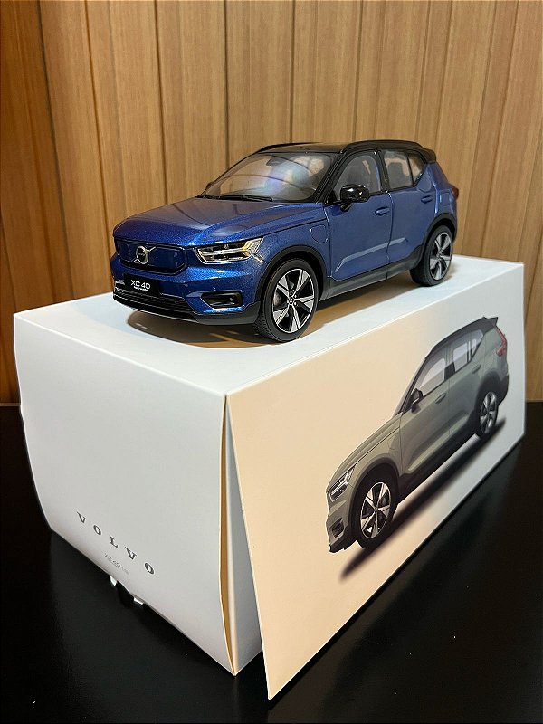 Volvo XC40 Recharge 2022 1:18