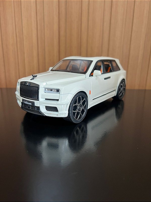 Rolls Royce Cullinan 1:20 branco