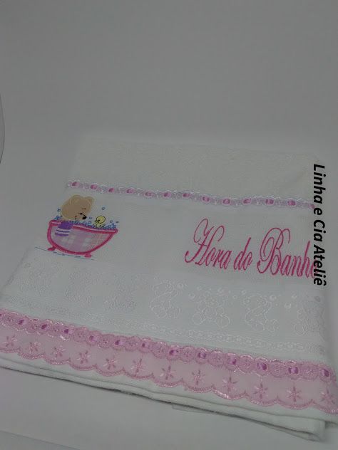 Toalha de Banho Bordada Ursinho Hora do Banho