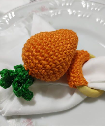 Porta-guardanapos/anéis de guardanapo em crochê, artesanal formato Coelho ou Cenoura ou Ovinhos de Páscoa em Amigurumi