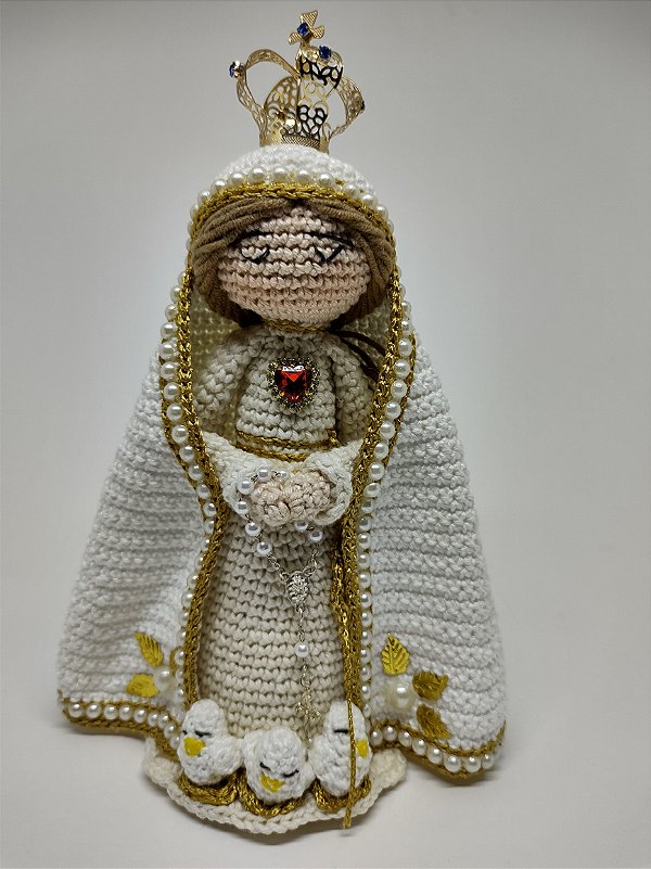 Nossa Senhora Rainha do Amor em Crochê Luxo