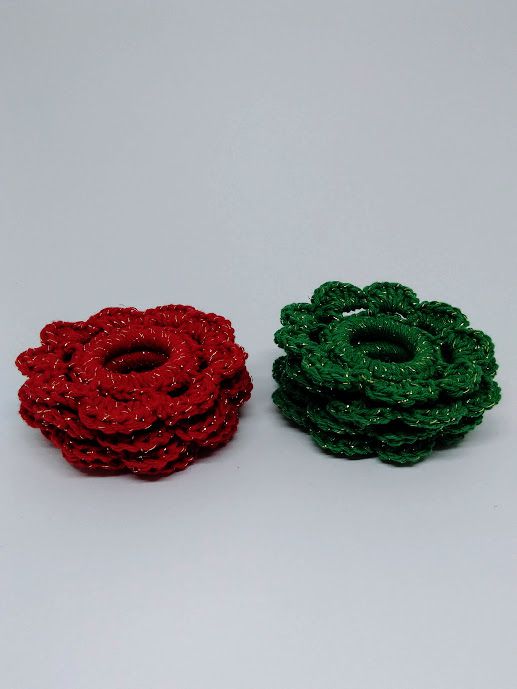 Porta-guardanapos/anéis de guardanapo de crochê para a mesa de natal