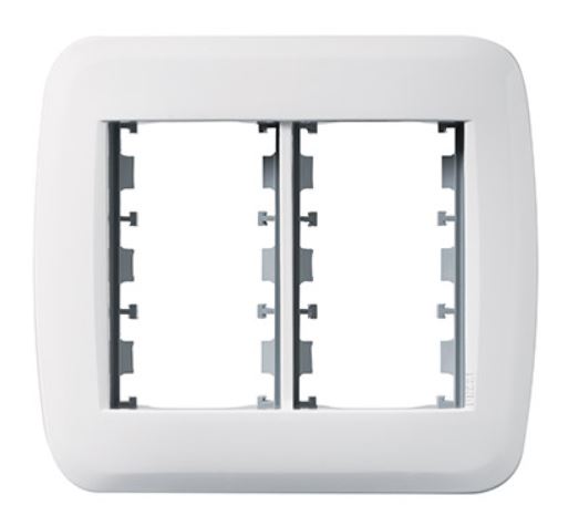 Placa Com Bastidor para 6 Módulos 4x4 Pezzi 50.000 Clássica Branca