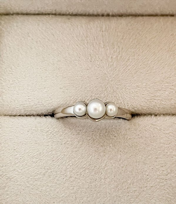 Anel Vicky - ouro branco 18k, com banho de ródio