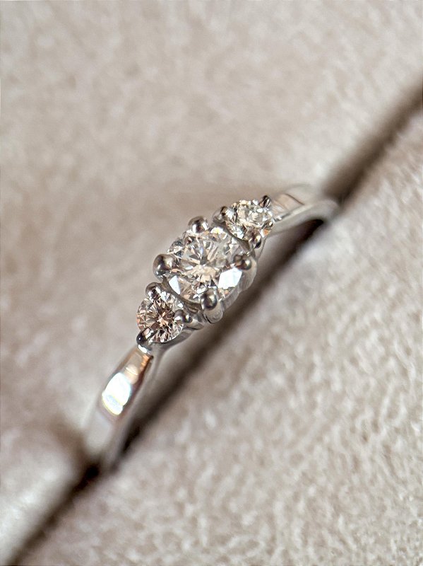 Anel Nina - ouro branco 18K e diamantes